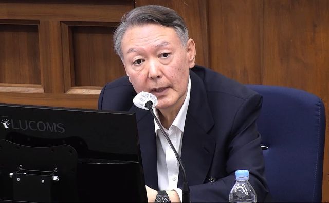 윤석열 전 대통령이 24일 열린 자신의 내란 우두머리 혐의 등 공판에서 발언하고있다./서울중앙지법