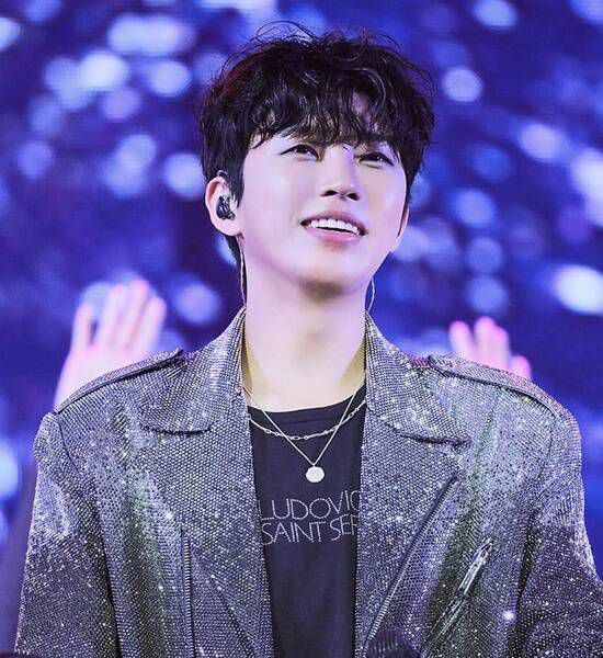 영웅은 기존 스타의 개념을 확장한 아티스트로 평가받는다. 소비의 대상이 아닌, 팬과 함께 성장하며 시대적 가치와 감정을 공유하는 플랫폼형 가수로 존재감을 키우고 있다. /물고기뮤직