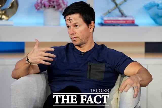 오늘날 할리우드에서 손 꼽히는 다작배우겸 최고소득 연예인 톱10에 오를 만큼 자리잡은 마크 월버그의 성공은 과거의 범죄가 미숙한 성장기에 저지른 것이라서가 아니라, 미국사회가 어떤 조건에서 '재기를 허락하는가'의 전형을 제시하고 있다./AP.뉴시스