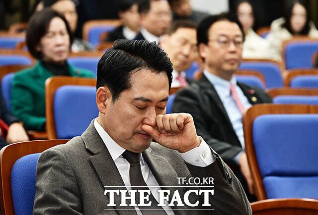 장동혁 국민의힘 대표는 한동훈 '당게 논란' 관련, "당무감사위원회는 독립된 조직"이라며 "지금은 당력을 하나로 집중할 때"라고 사실상 선을 그었다. /배정한 기자