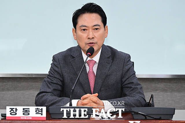 현재 국민의힘 내부에서는 '당 지도부의 강경 기조로는 지방선거에서 승리하기 어렵다'는 우려가 크다. 사진은 장동혁 국민의힘 대표가 15일 오전 서울 여의도 국회 의원회관에서 열린 청년 일자리 감소 없는 고용연장제도 마련 국회 토론회에 참석해 축사를 하고 있는 모습. /남윤호 기자