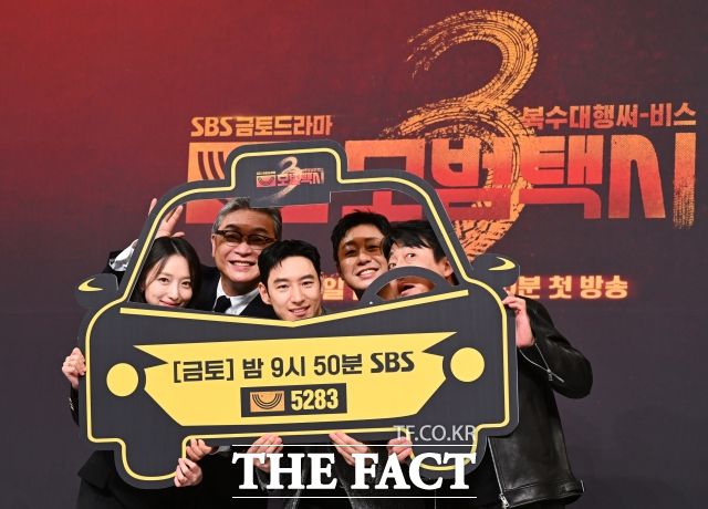 KBS MBC에 비해 SBS는 성과가 도드라졌다. 금토드라마를 중심으로 '모범택시3', '사마귀: 살인자의 외출', '보물섬', '나의 완벽한 비서', '트라이', '귀궁' 등 여러 장르 작품들이 호성적을 냈다. /더팩트 DB