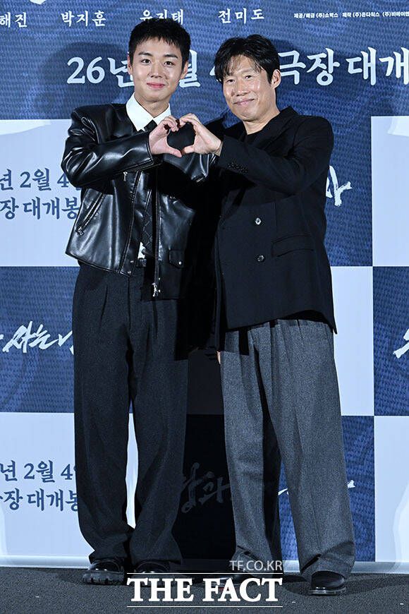 배우 박지훈(왼쪽)과 유해진이 '왕과 사는 남자'에서 남다른 우정 이야기를 그린다. /남용희 기자