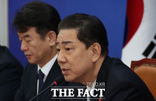 김병기 더불어민주당 원내대표가 23일 오전 서울 여의도 국회에서 열린 원내대책회의에서 발언을 하고 있다. /뉴시스