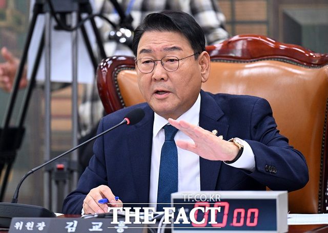 김교흥 국회 문체위원장이 지난 10월 29일 국회에서 열린 문체부 등에 대한 종합감사를 진행하는 모습. /이새롬 기자