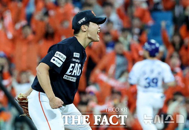 2026시즌 한화에서 가장 기대되는 선수는 정우주다. 선발 한 자리를 예약한 정우주의 활약에 따라 한화의 성적도 판가름날 전망이다. /뉴시스