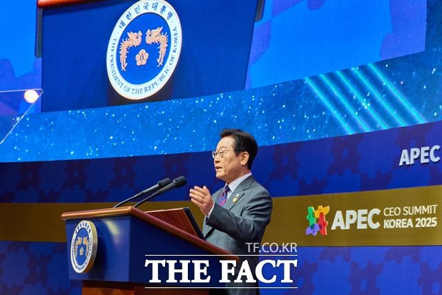 남북 관계가 냉각 국면을 이어가는 가운데 이재명 정부는 2026년을 ‘한반도 평화공존 프로세스’의 원년으로 삼겠다는 구상을 내놨다. 사진은 지난해 10월 29일 이재명 대통령이 경북 경주예술의전당에서 열린 아시아태평양경제협력체(APEC) CEO 서밋에서 특별연설을 하고 있는 모습이다. /대통령실