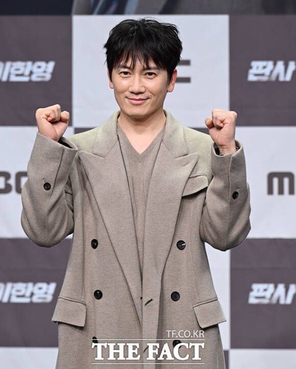 배우 지성이 '판사 이한영'에서 10년 전으로 회귀한 이한영 역으로 극을 이끈다. /이새롬 기자