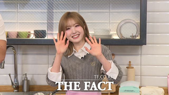 히토미는 2026년에는 떡국 외에도 더 많은 요리를 직접 만들어 멤버들에게 대접하고 싶다는 계획을 밝혔다./김기범 기자, 유영림 기자