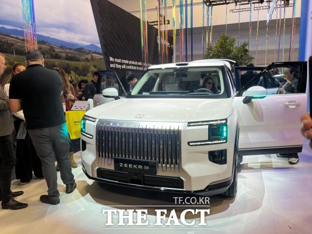 중국 지리자동차가 CES 2026에 전시한 지커 9X. /최의종 기자