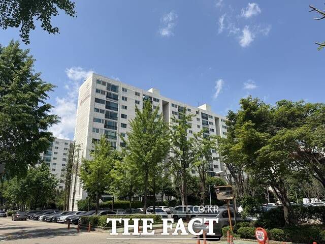 목동신시가지 재건축 기대에 최근 신고가도 잇따르고 있다. /황준익 기자