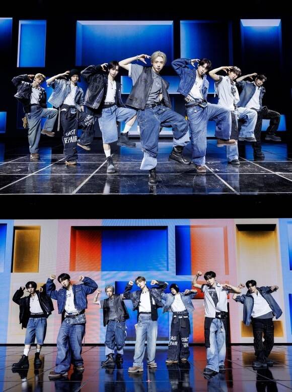 알파드라이브원이 12일 오후 서울 용산구 블루스퀘어 SOL트래블홀에 데뷔앨범 'EUPHORIA' 발매기념 쇼케이스에 참석해 타이틀곡 'FREAK ALARM' 퍼포먼스를 선보이고 있다./웨이크원