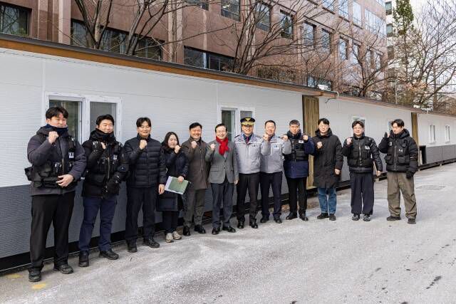 최호권 영등포구청장이 여의도 경찰초소 개장식에 참석했다. /영등포구