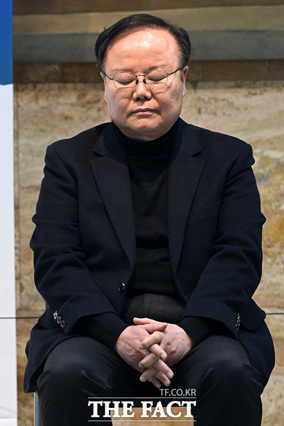 장 대표와 함께 동조단식 시작한 김재원 국민의힘 최고위원.