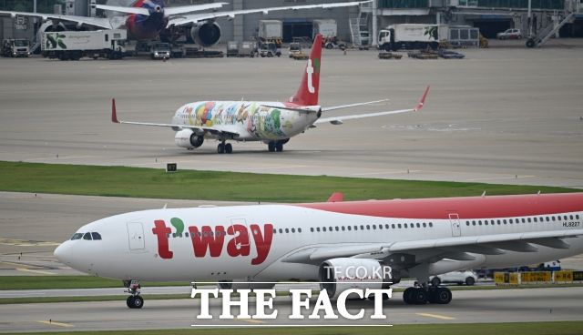 티웨이 여객기. 인천국제공항=박헌우 기자