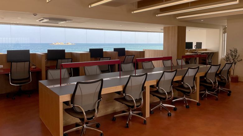 부동산 임팩트 디벨로퍼 엠지알브이(MGRV)가 휴양지 원격근무에 특화된 ‘맹그로브 고성’을 24일 오픈한다. 코리빙(공유 주거) 경험을 바탕으로 워크앤스테이(Work&Stay) 사업으로 확장하는 첫걸음이다.