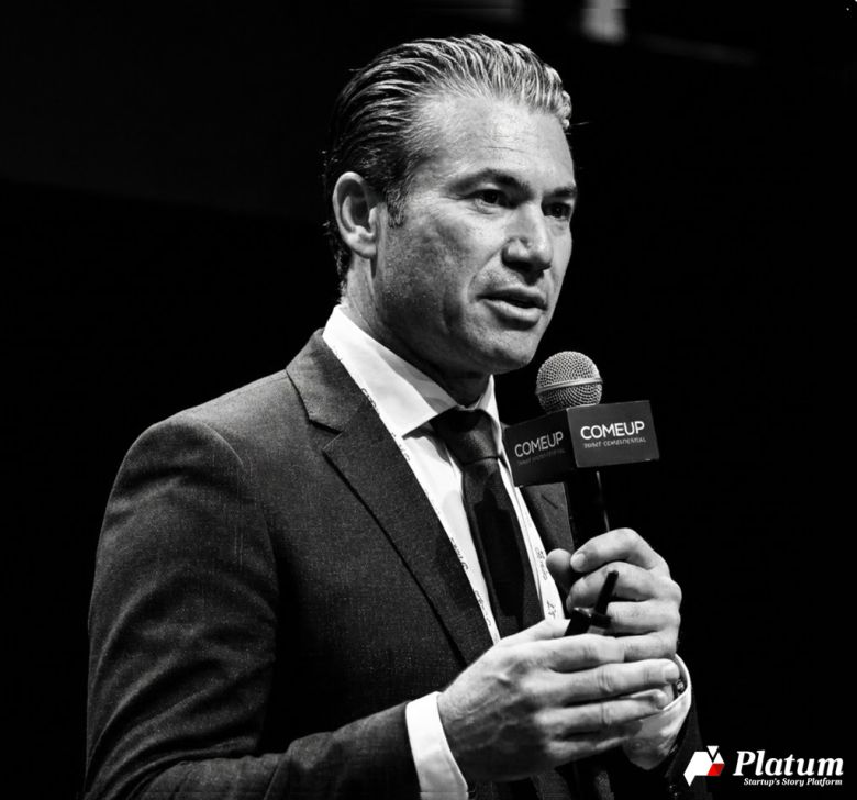 10일 개막한 '컴업 2025'에서 타렉 아민 휴메인 CEO가 기조강연을 하고 있다. (c)플래텀