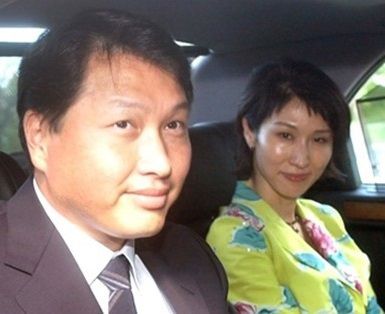 SK그룹 회장과 노소영 아트센터 나비 관장 / 국제뉴스DB