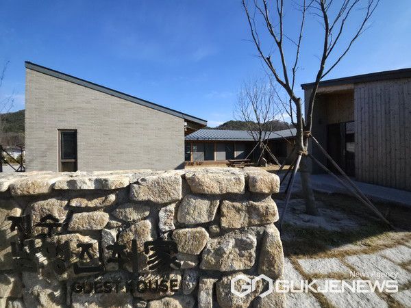 (사진제공=진주시)2023 대한민국목조건축대전에서 최우수상을 받은 남명진취가