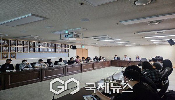 전공 관련 실무 현장 체험 중인 재학생들