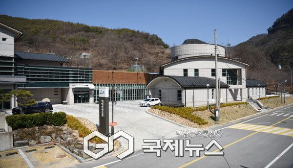 국보순회전이 개최되고 있는 청량산박물관 전경