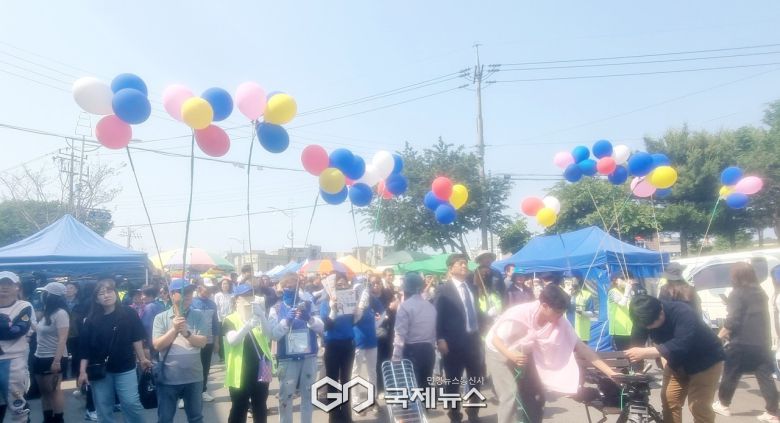 25일 충남 당진시에서 개최된 더불어민주당 이재명 후보 지지유세장에 지지자들이 모여있다(사진/백승일 기자)