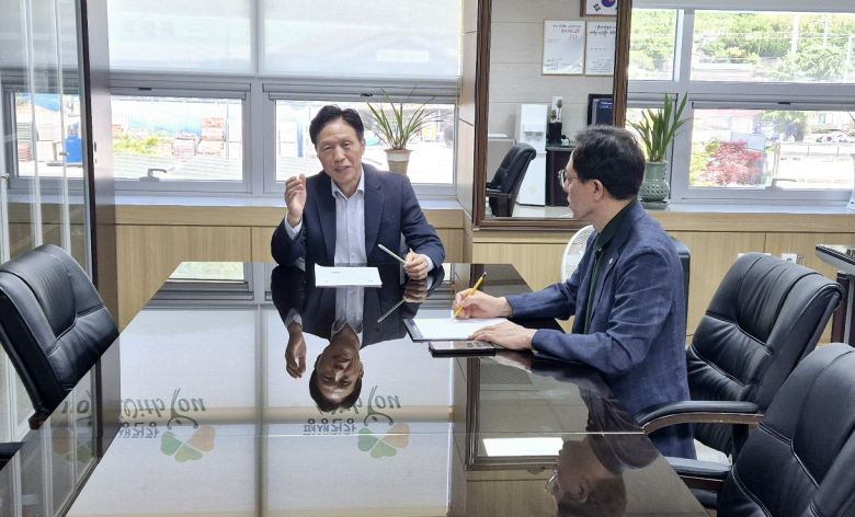 ( 영덕울진지사 이상용 지사장(정면)(사진=국제뉴스)