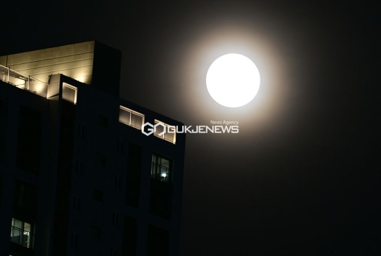 보름달 ‘슈퍼문’ 자료사진 (사진=안희영 기자)