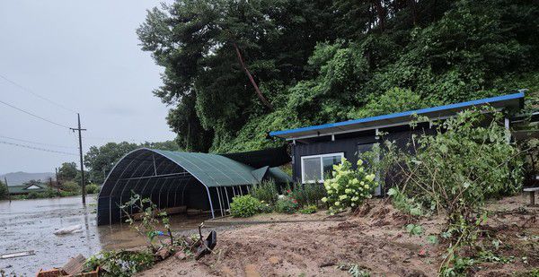 고립된 농가주택 (사진/독자 신효수 제공)