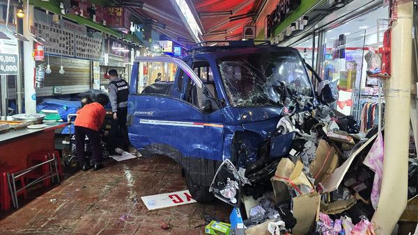 부천 제일시장 트럭 돌진 사고 / 부천소방서 제공
