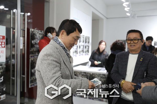 연극 '비상계엄' [사진/ 김서중 기자]