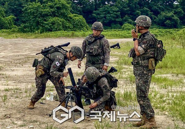 최정예 300전투원 대표선발을 위해 팀 단위로 박격포 사격을 하고 있다.(사진제공.육군)