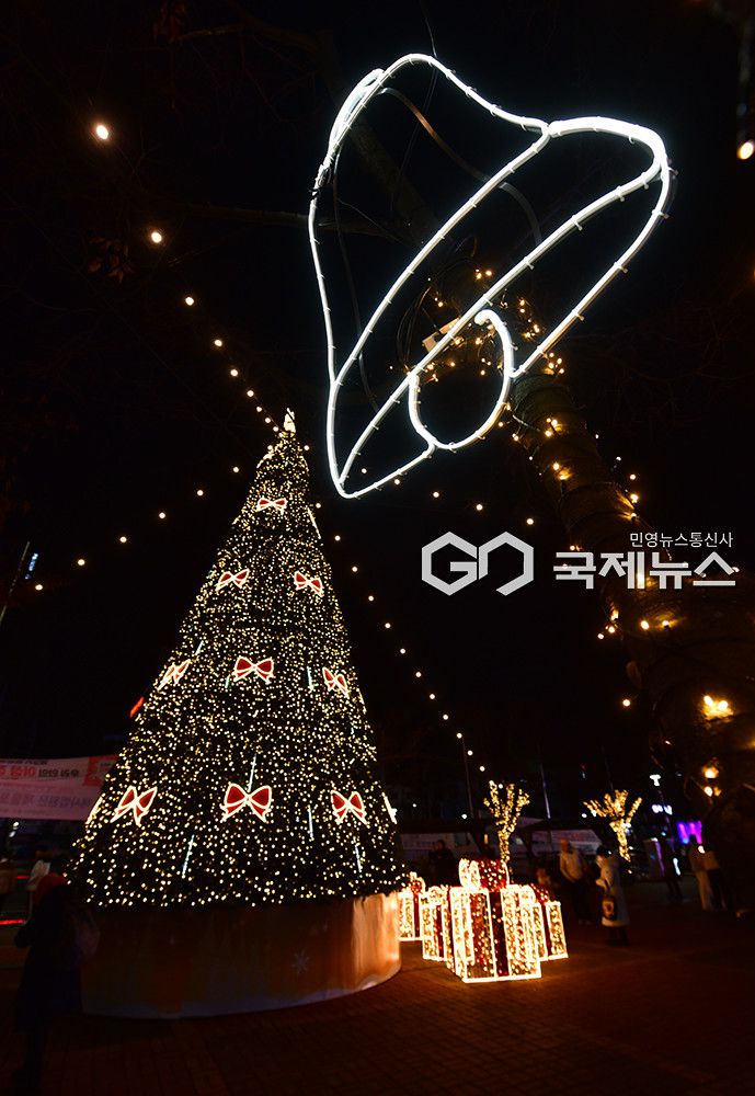 성탄과 신년, 겨울 레포츠 스케이트장 개장과 트리 점등식 이목 끌어 (사진=안희영 기자)