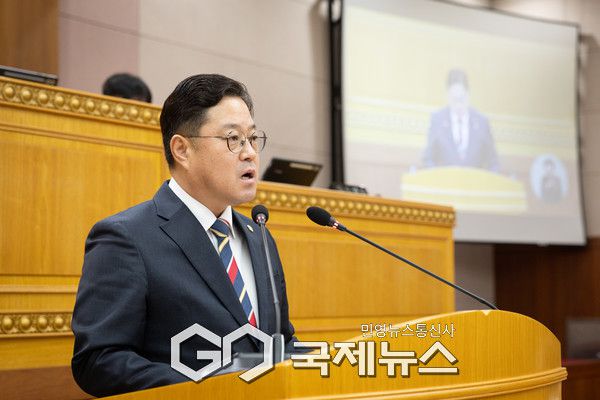 김현수 의원이 ‘양주시 인공지능 기본 조례안’을 대표 발의하고 있다.(사진제공.양주시의회)