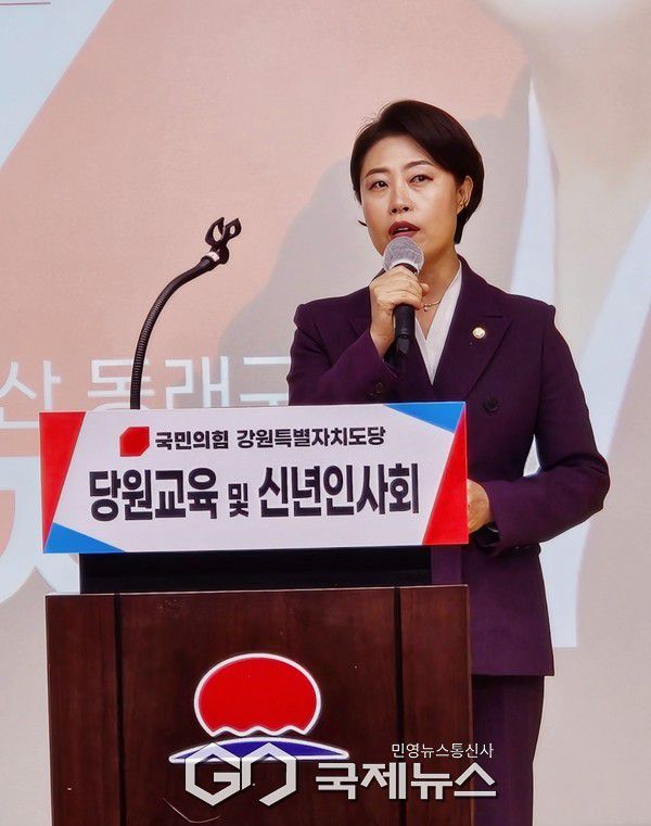▲서지영 홍보본부장“이재명 정권은 전과 기록이 많은 인사들로 내각을 꾸리고 있으며, 권력 서열론을 내세워 사법부까지 장악하려 한다”고 지적하면서 “공천 비리 의혹과 증거 은폐 문제는 특검 수사가 필요하다”고 밝혀 사진=고정화 기자
