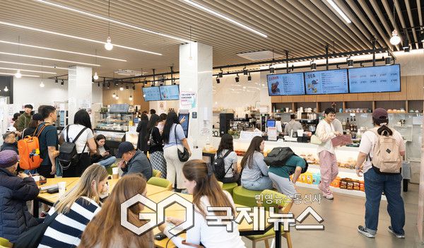 서대문구 카페(CAFE) 폭포가 이용자들로 가득 차 있다 [사진제공=서대문구청]