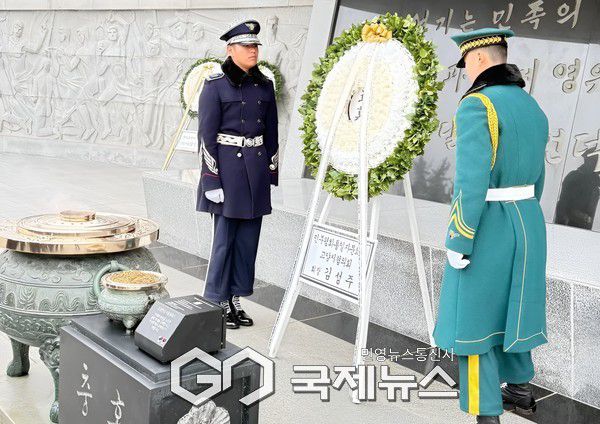 민주평화통일자문회의 고양시협의회, 국립서울현충원 참배 [사진/ 김서중 기자]