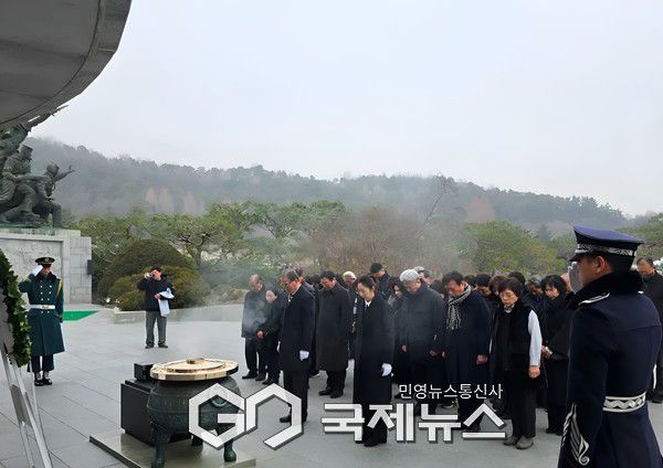 민주평화통일자문회의 고양시협의회, 국립서울현충원 참배 [사진/ 김서중 기자]