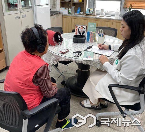 (사진제공/창녕군) 금연 상담 모습.