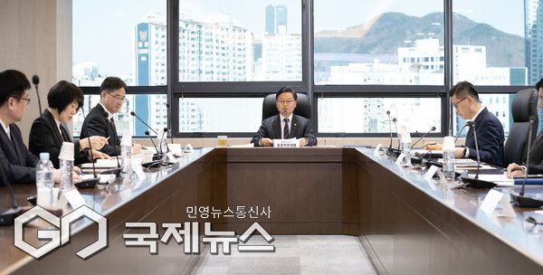 21일, 해양수산부 중회의실에서 열린 '해양안전 TF' 전체회의를 주재하고 있는 김성범 해양수산부 장관 직무대행/제공=해수부