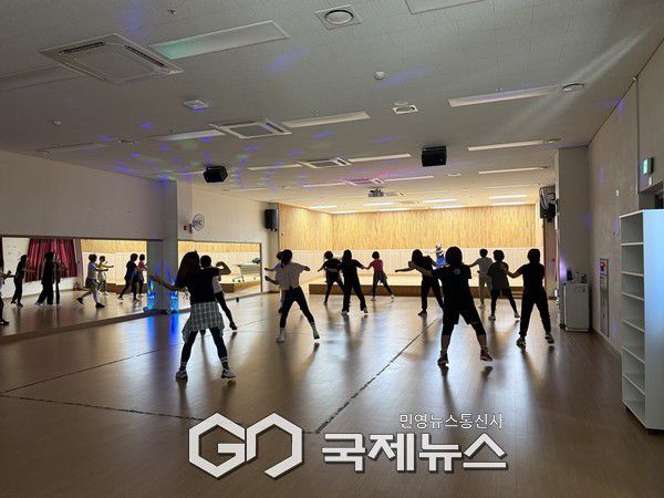 유료교육문화프로그램 줌바댄스 [사진제공=하계종합사회복지관]