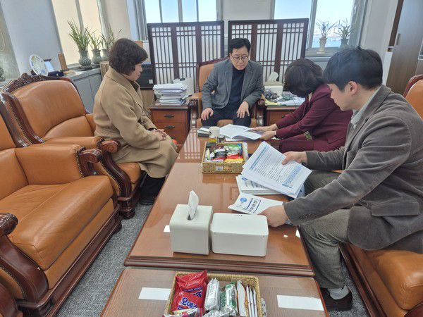 (사진=장수군)안호영 국회의원 면담 모습