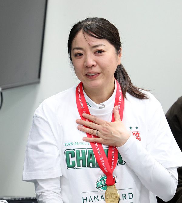 이번 시즌을 끝으로 LPBA활동을 마치고 고국 일본으로 돌아가는 하나카드 사카이 아야코(일본, 49) LPBA 주요기록.  참가대회 45회, 누적 상금 88,495,000원, 우승 2회(2023-2024하이원리조트 LPBA 챔피언십, 20232023-2024에스와이 LPBA 챔피언십)/@PBA