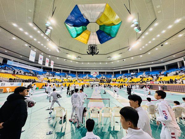 태극마크 향한 칼끝 승부_익산서 펼쳐진 펜싱 대격돌(사진=익산시 제공)