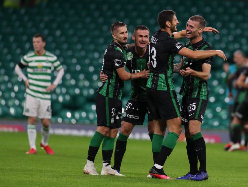 페렌츠바로시 선수들이 승리 직후 기뻐하고 있다. 글래스고 | EPA연합뉴스