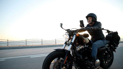 인생에서 잘한 일로 요리, 공부, 오토바이를 꼽는 신계숙 교수. 제공|EBS