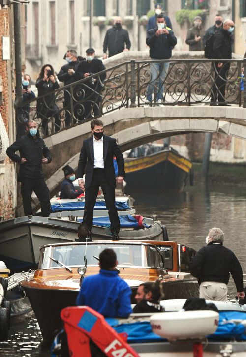 보트 위에 선 톰 크루즈. 베니스 | AFP연합뉴스