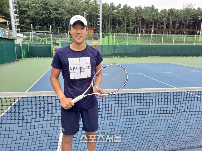 남자테니스 기대주 신우빈. 김경무기자