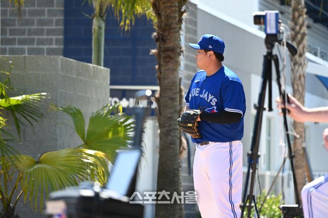 토론토 블루제이스 류현진의 플로리다 더닌든 캠프에서 불펜피칭을 하고 있다. 토론토 블루제이스 제공