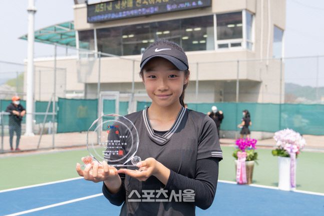 중등부 단식 챔피언 이서아. 프리랜서 김도원 제공